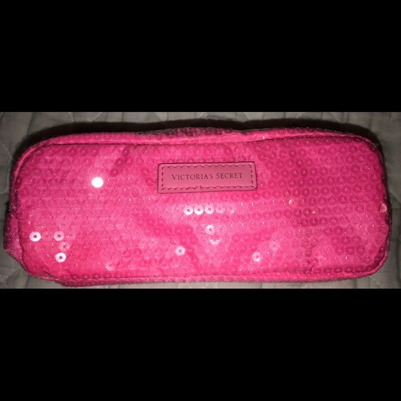 Victoria's Secret Handbags - 💗VICTORIAS SECRET POUCH💗